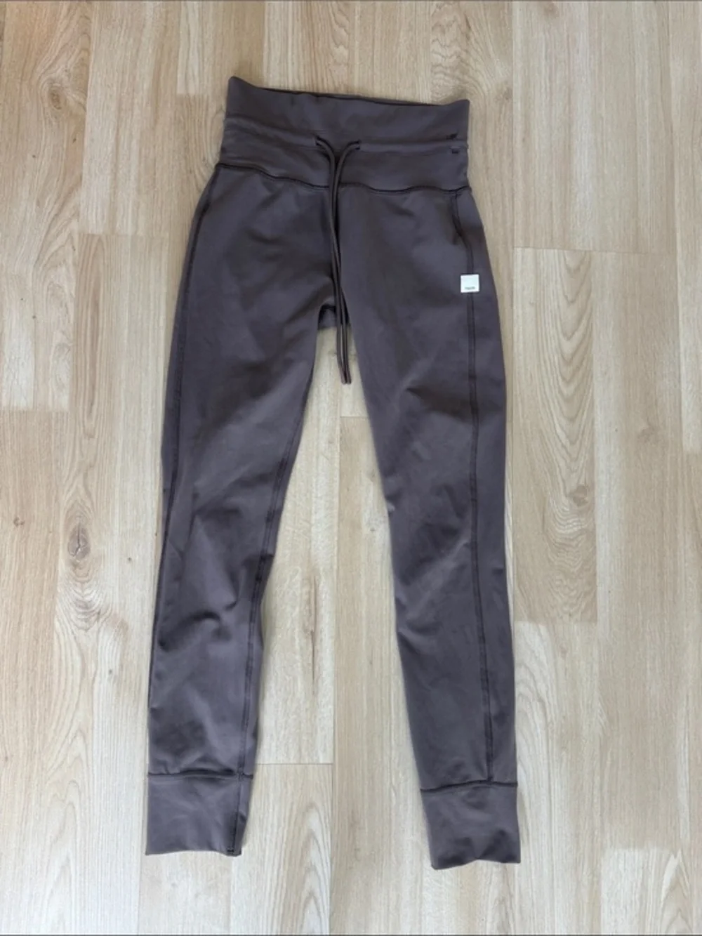 Vuori Daily Form High-Waist Drawstring Leggings